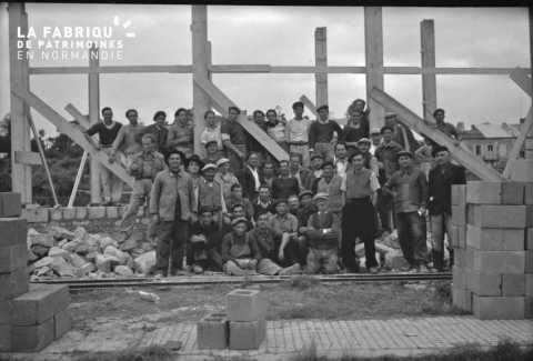Ouvriers du bâtiment à Falaise